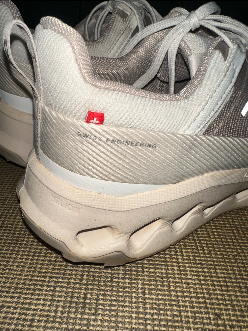 On Running women's sneakers in light beige and blush - Picture 4 of 14